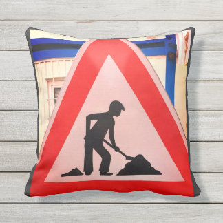 Triangel ART med gatuART-design Kudde