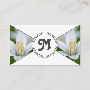 Trianglar av monogramvita blommor med floristisk e visitkort