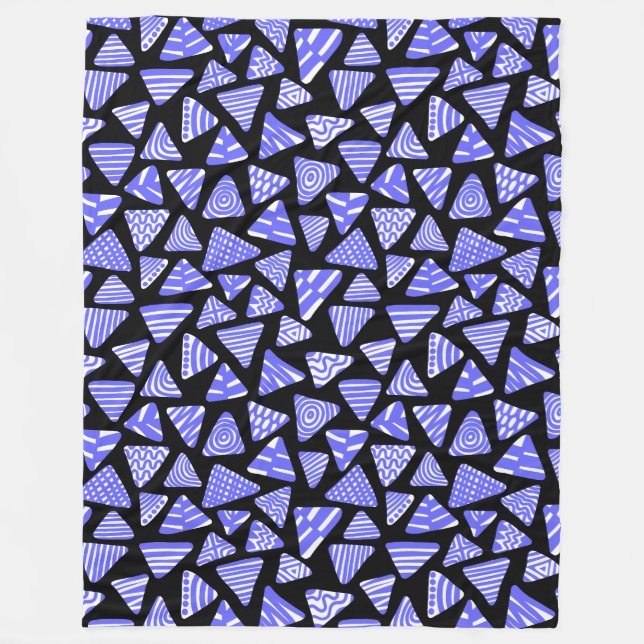 Triangles 240121 - Electric Blue and White on Blk Fleecefilt (Framsidan)