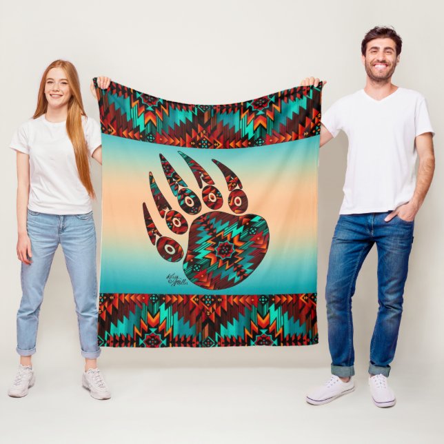 Tribal Bear Tass Fleece Blanket (På plats)