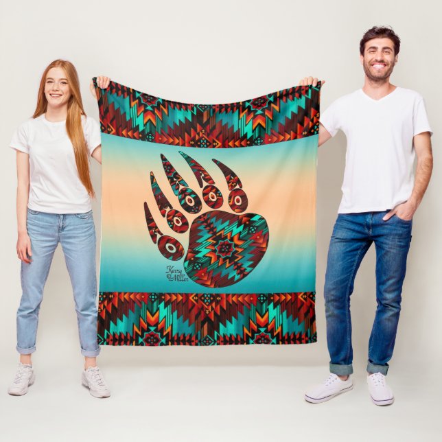 Tribal Bear Tass Fleece Blanket (På plats)