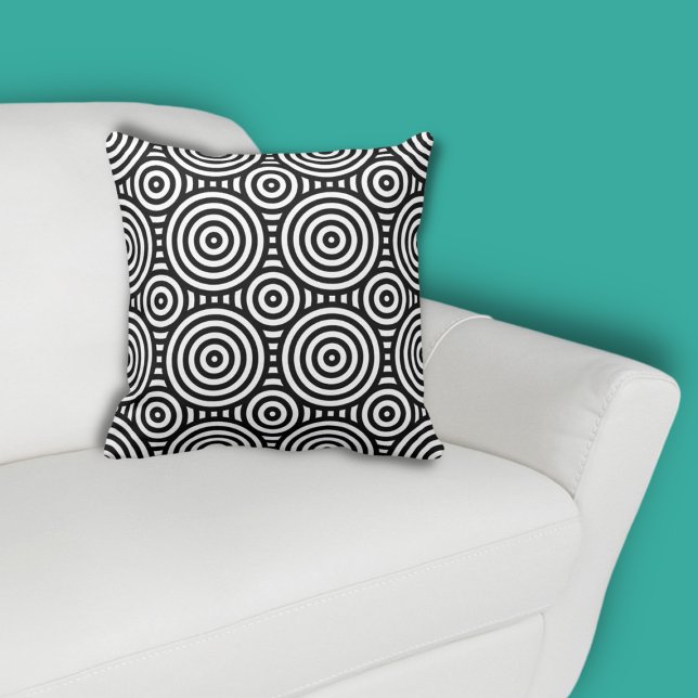 Tribal Black Circle Mönster White Kudde (Tribal Nested Circle Black Pattern on White Throw Pillow, color customization possible)
