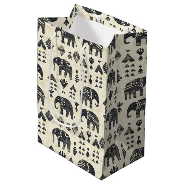 Tribal Elefant Boho Mönster (1) (Framsidan Vinklad)