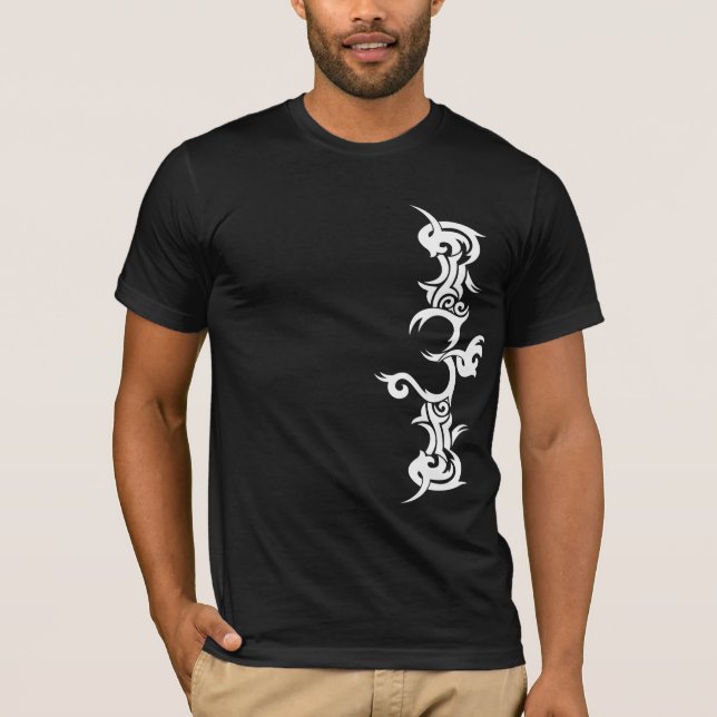 Tribal OM/Aum Design på Mörk Shirts T Shirt (Framsida)