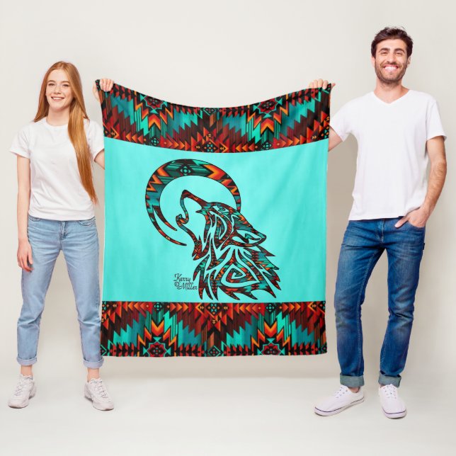 Tribal Varg Howling vid Måne Fleece Blanket (På plats)