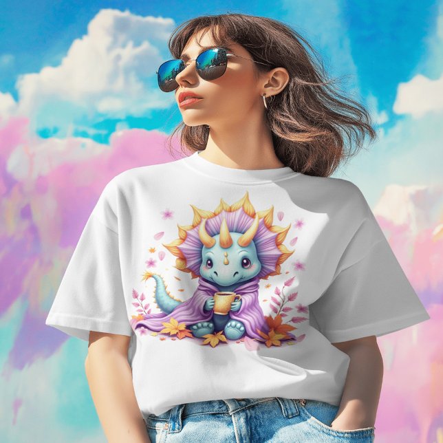 Triceratops insvept i en filt, lurkar på kaffe t shirt (Skapare uppladdad)