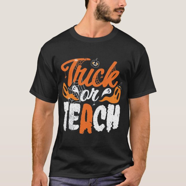 Trick eller Teach Teacher Halloween Costume T Shirt (Framsida)
