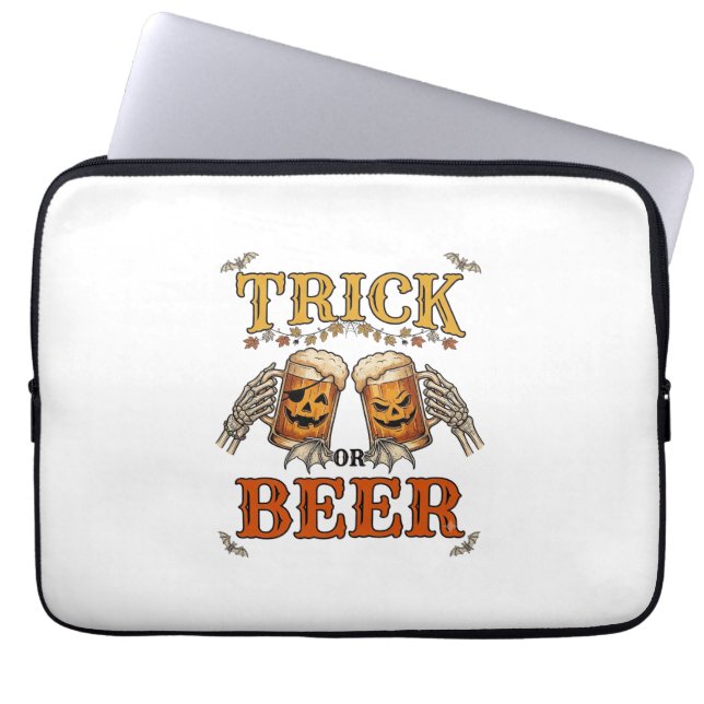 Trick Or Beer Halloween Pumpa Mugg Skelett Händer Laptop Fodral (Framsidan)