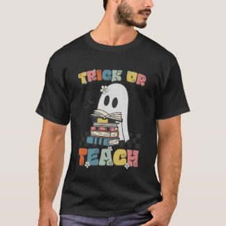 Trick Or Teach Groovy Teacher Halloween Retro Flor T Shirt