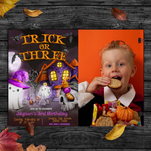 Trick or Three - Kuslig 3-års födelsedagsinbjudan  Inbjudningar (Trick or Three - Spooky 3rd Birthday Invitation)