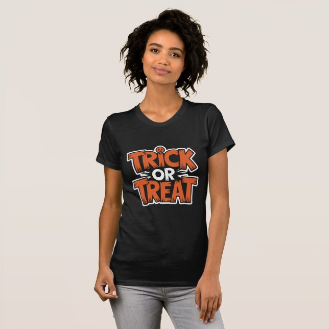 Trick-or-Treat Badge T Shirt (Hel framsida)