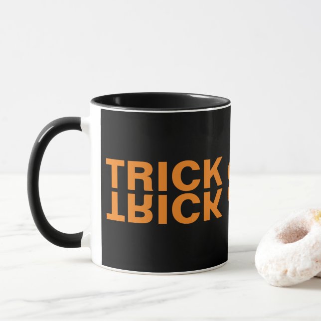Trick or Treat-design med text Mugg (Med munk)