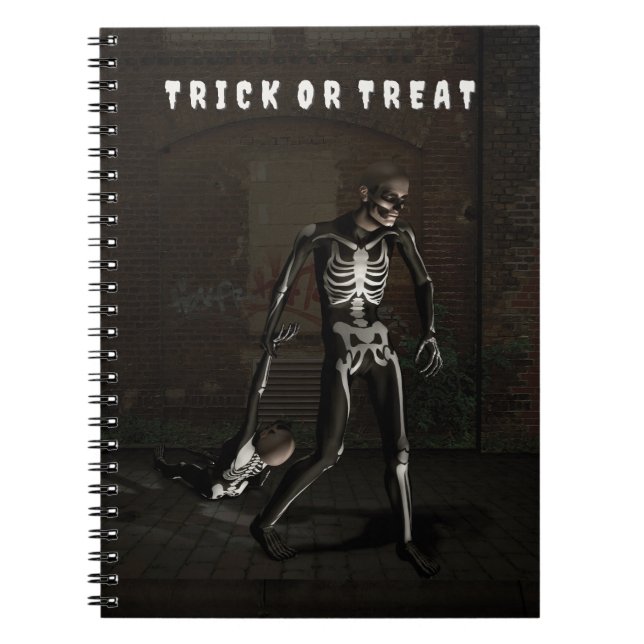 Trick or Treat. Man dressed as skeleton Anteckningsbok (Framsidan)