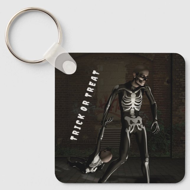 Trick or Treat. Man dressed as skeleton Nyckelring (Framsida)