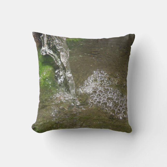 Trickling Waterfall Bubbling Vatten Pillow Kudde (Framsida)
