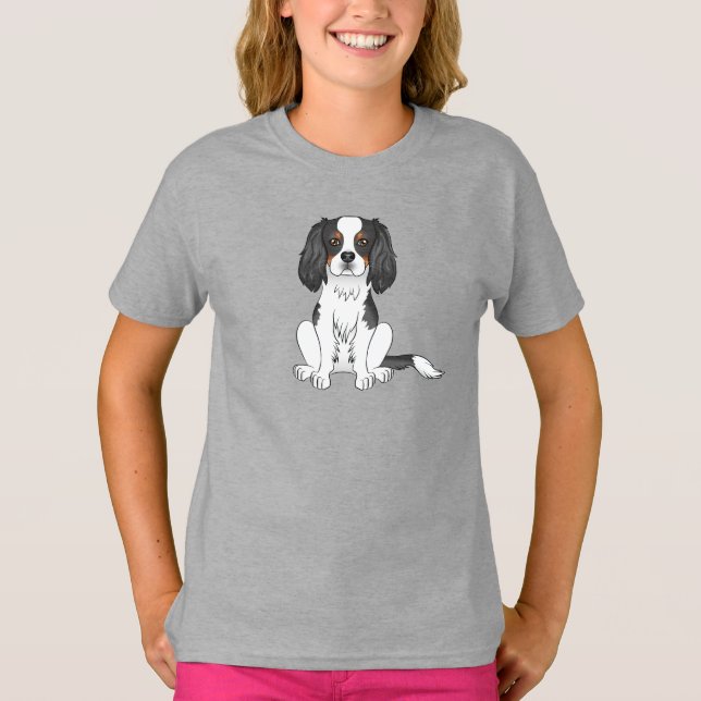 Tricolor Cavalier Kung Charles Spain Hund Sitta T Shirt (Framsida)