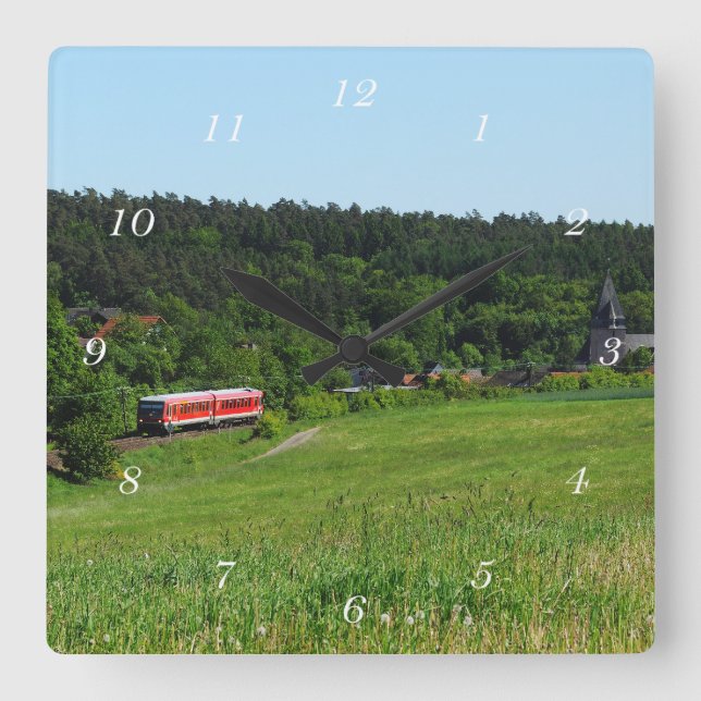 Triebwagen bei Wiesenfeld Fyrkantig Klocka (Framsida)