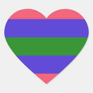 Trigender stolthetsflagga hjärtformat klistermärke