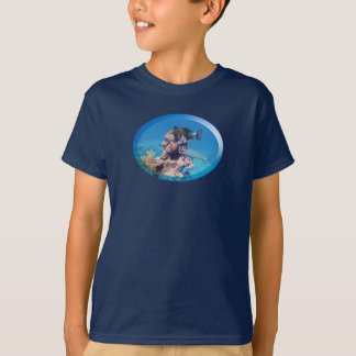 Triggerfish at coral reef - Photographic Design | T Shirt