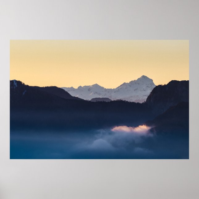 Triglav-berget vid solnedgången poster (Framsidan)