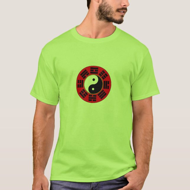 Trigramsymbol för kinesisk röd svart vit bagua t shirt (Framsida)