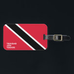 Trinidad och Tobago National Flagga Patriotic Bagagebricka<br><div class="desc">Trinidad och Tobago National Flagga Patriotic Luggage Tag med Trinidad och Tobago-flagga tryckt på ena sidan av märkrn. Land namn, skrivet med det pulserande typsnittet, är integrerat i designen på grund. Anpassadet Text är fullt ut med funktionen "Anpassa den!". Andra sidan av märkrn är reserverad för din information. Trinidad och...</div>