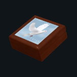 Trinket Box Dove Minnesask<br><div class="desc">Trinket box som visas i golden ekträ med duvtryck. Anpassa det här objektet eller köp som det är. Lagrar Image freepik.com</div>