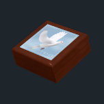 Trinket Box Dove Minnesask<br><div class="desc">Trinket box som visas i golden ekträ med duvtryck. Anpassa det här objektet eller köp som det är. Lagrar Image freepik.com</div>