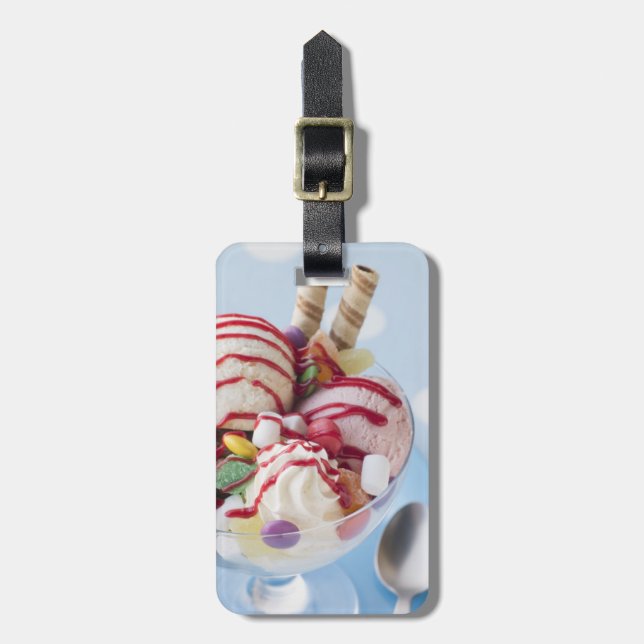 Trio av glass och den söta sundaen bagagebricka (Vertikal Framsida)