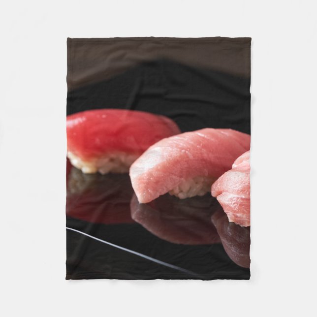 Trio of Tuna – Minimalist Sushi Fleece Blanket (Framsidan)