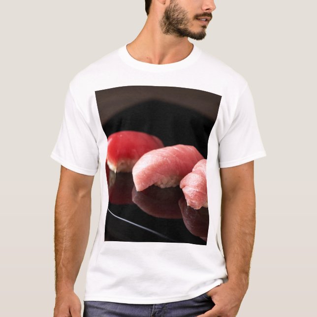 Trio of Tuna – Serene Red Beauty T Shirt (Framsida)