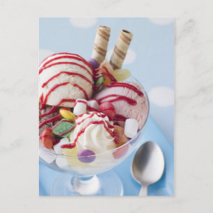 Trio på iskräm och sötsökta sön Sundae Vykort