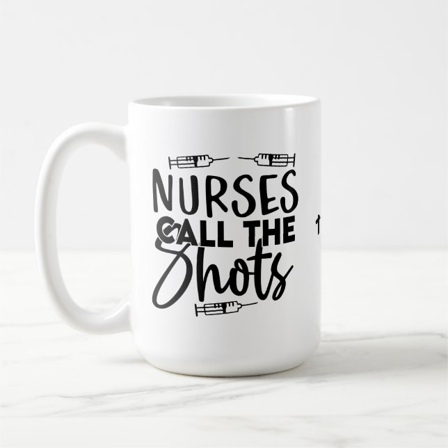 Triple Syringe Nurses anropar Shots Funny Nurse Kaffemugg (Vänster)