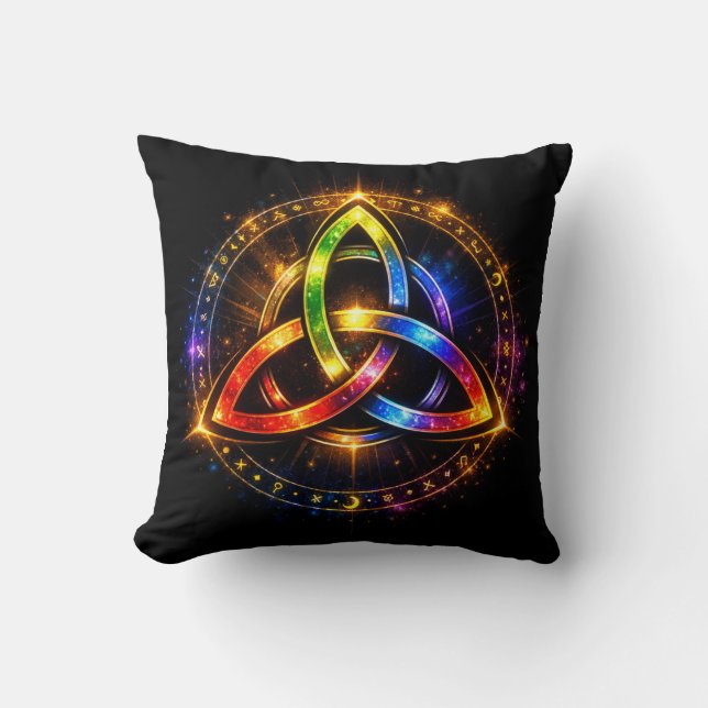 Triquetra_C Kudde (Framsida)