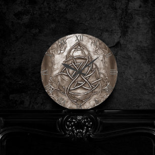 Triquetra Trinity Knot Sepia Faux Metallic Tin Rund Klocka