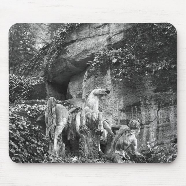 Tritons som ansar två hästar av solen musmatta (Framsidan)