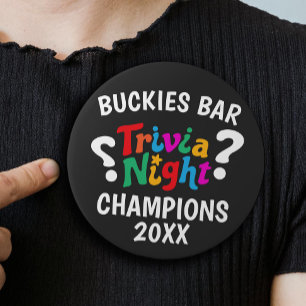 Trivia Night-match-kvällserbjudande för färggrann  Knapp