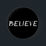 Tro B&W Knapp<br><div class="desc">Det enkla ord knäppas för någon,  men huvudsakligen tonåringar och barnvuxen.
Följ Signi. för mer designer.
Facebook: Signi. Viktigt</div>