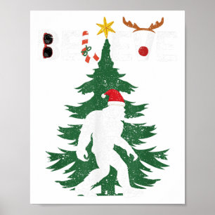 Tro Bigfoot Sasquatch Yeti Santa Hat jul Poster