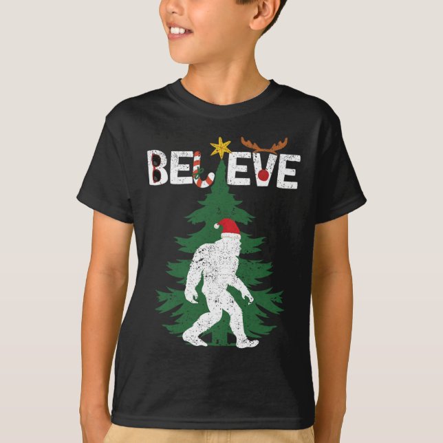 Tro Bigfoot Sasquatch Yeti Santa Hat jul T Shirt (Framsida)