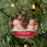 Tro Elegant Calligraphy Family Photo Red Julgransprydnad Keramik<br><div class="desc">Tro på magin i julens Elegant Calligraphy Family Photo Ornament - Red with Snöflingor back</div>