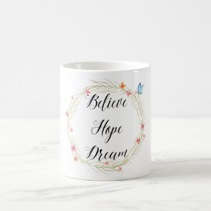 Tro fjäril för blommigt för hoppdrömvattenfär kaffemugg