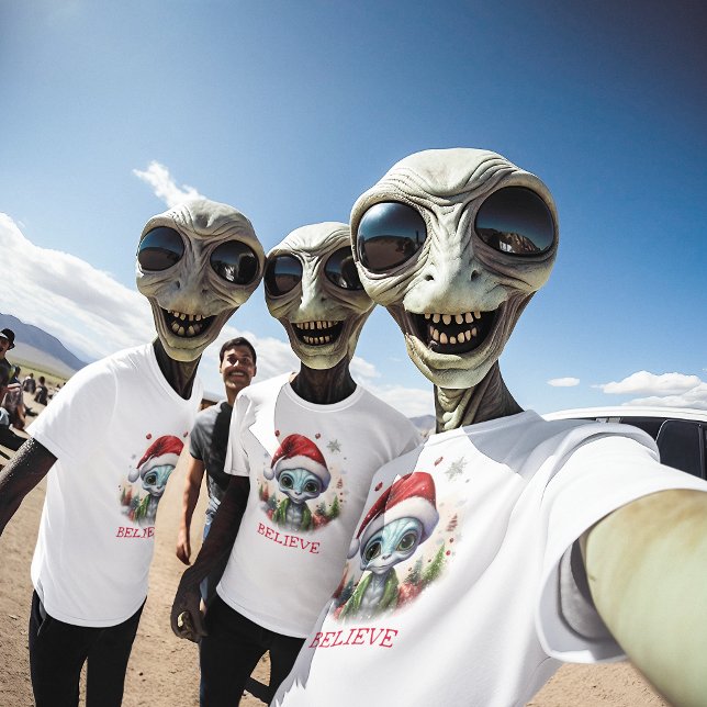 Tro julAlien T Shirt (Skapare uppladdad)