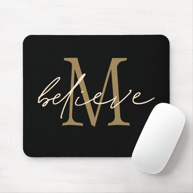 Tro Motivational Black Guld Initial Monogram Musmatta (Med mus)