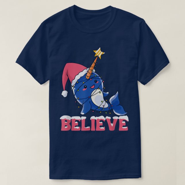Tro Narwhal-jul Snö med Fairy Ljus T Shirt (Design framsida)