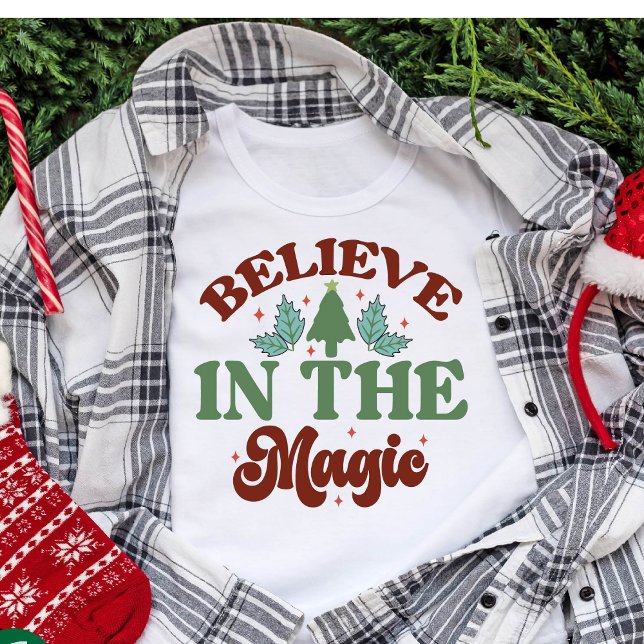 Tro på de magiska Helgdagarna för Retro-julen T Shirt (Believe in the magic Retro Christmas Holidays T-Shirt)