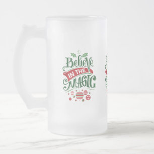 Tro på den magiska jultypografin frostat ölglas