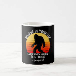 Tro på dig själv   Bigfoot Retro Kaffemugg