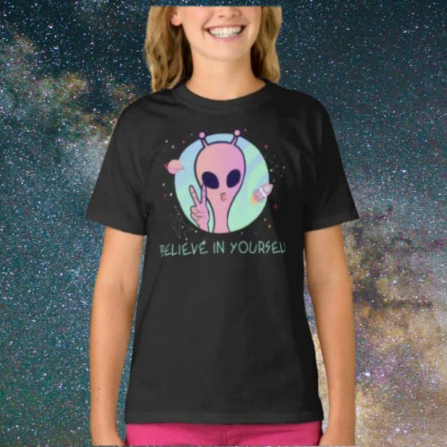Tro på dig själv Rosa utomjording barn skjorta T Shirt (Skapare uppladdad)