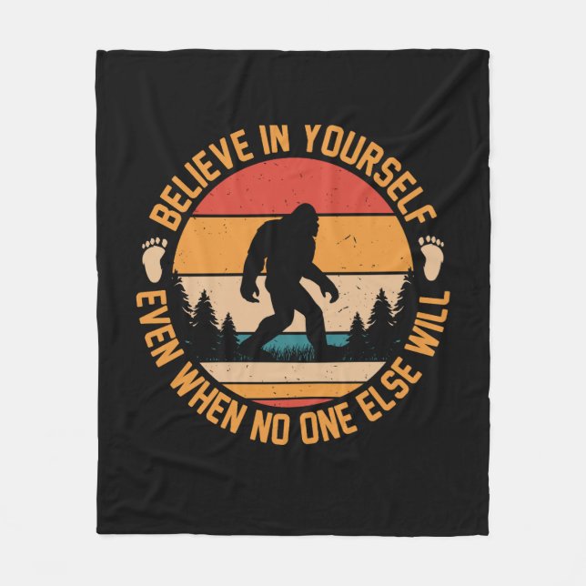 Tro på din egen Bigfoot Black Fleecefilt (Framsidan)
